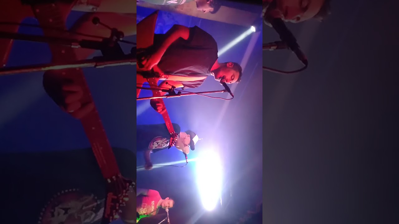 Sal Demonio - Bajo un cielo gris