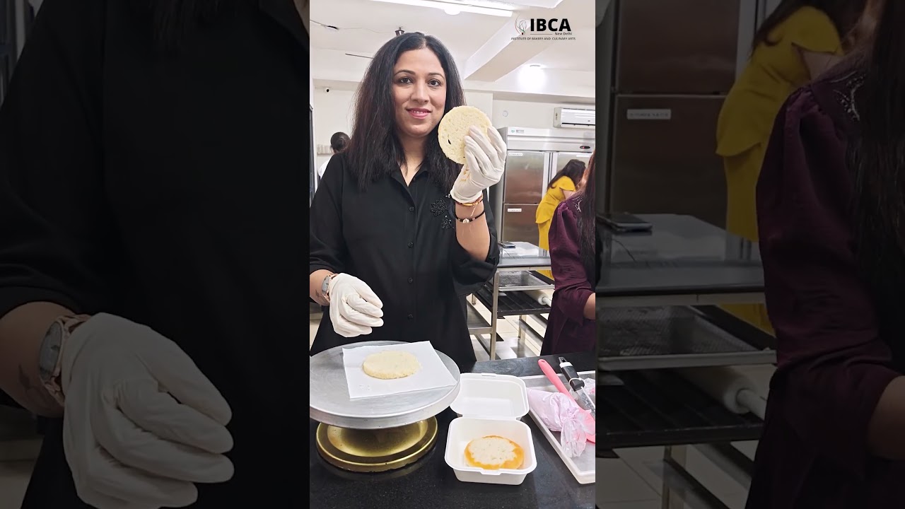 За каждым великим шеф-поваром стоят часы практики под давлением и правильное руководство. 