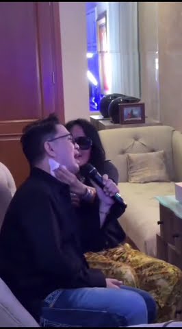 Atiek CB duet Ronny Sianturi