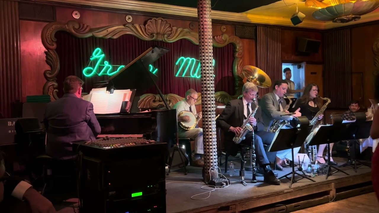 Happy Feet - Chicago Cellar Boys - Green Mill