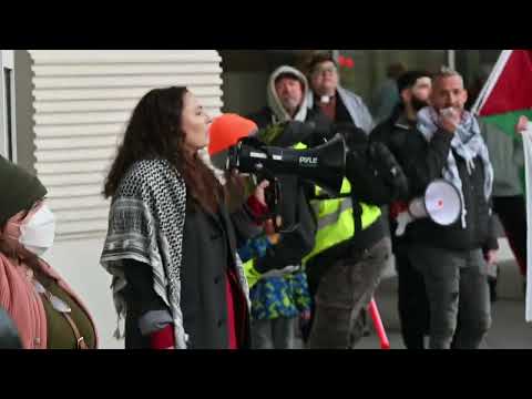 Pro-palestinian protest against the milwaukee journal sentinel