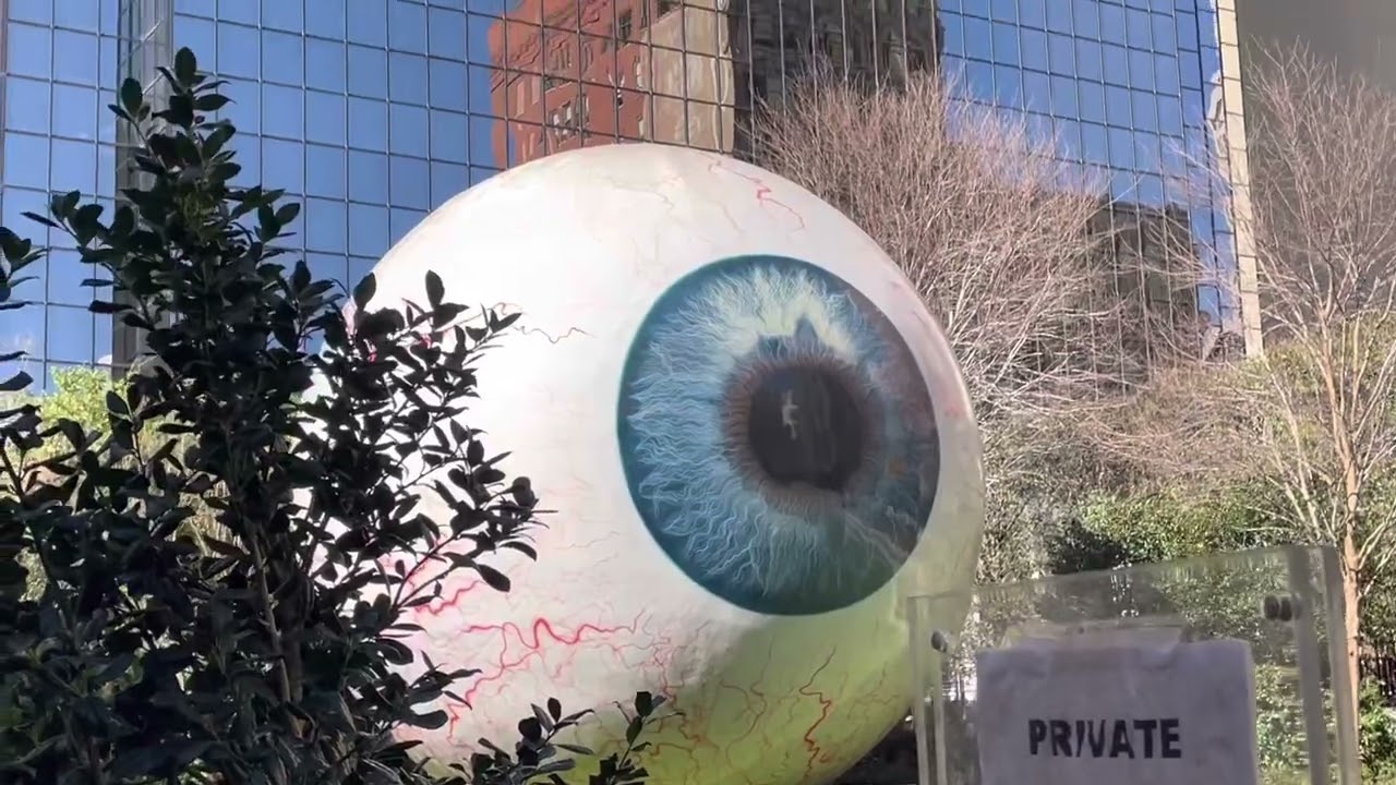 Walking Around Downtown Dallas TX, JFK Memorial, Giant Eyeball, AT&T Discovery, Klyde Warren Park