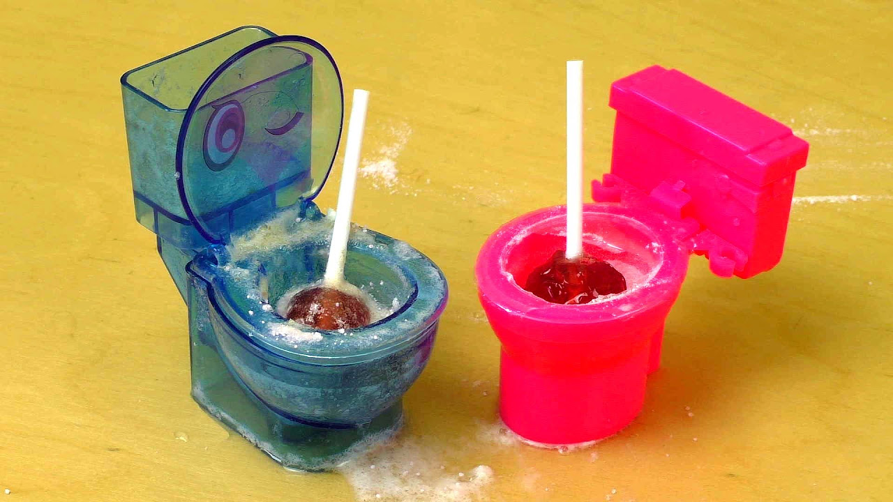 Japano Toy Toilet Moko Mokolet & Candy Fun Toilet with sour