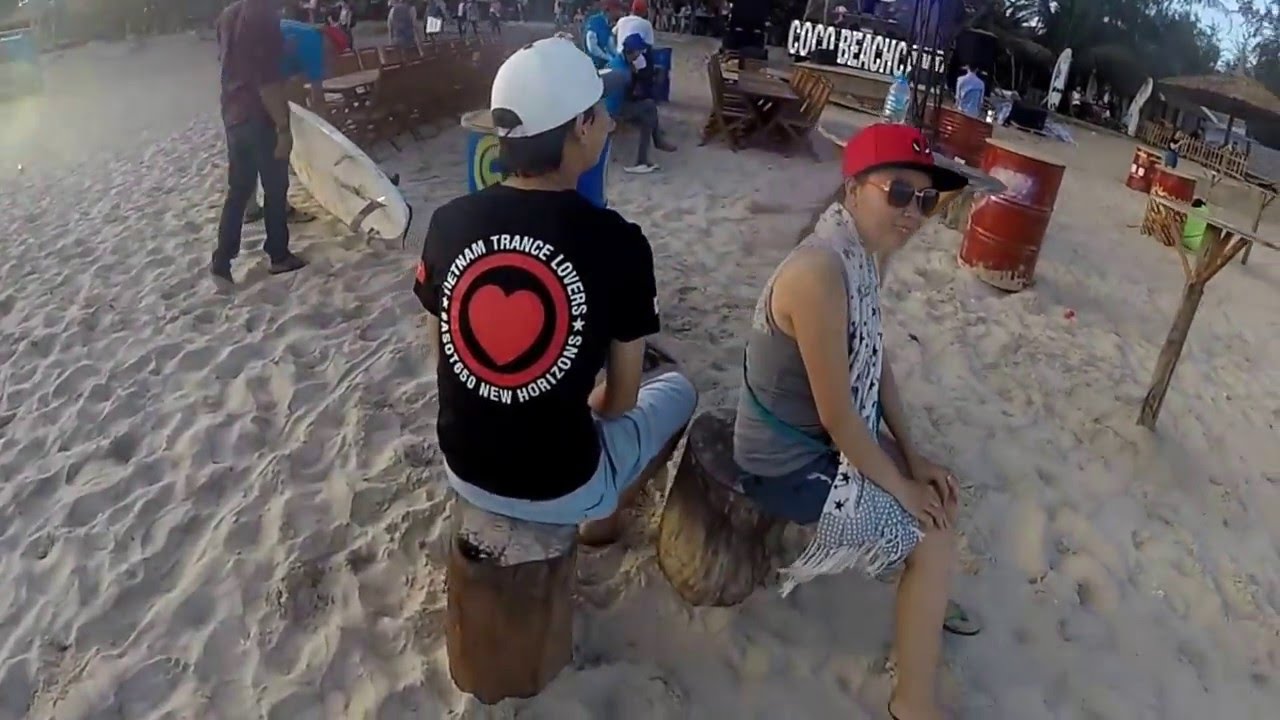 UD 7 - Tropical house on the beach