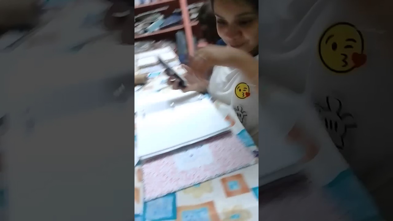 Cuando tu amiga es cosquilluda
