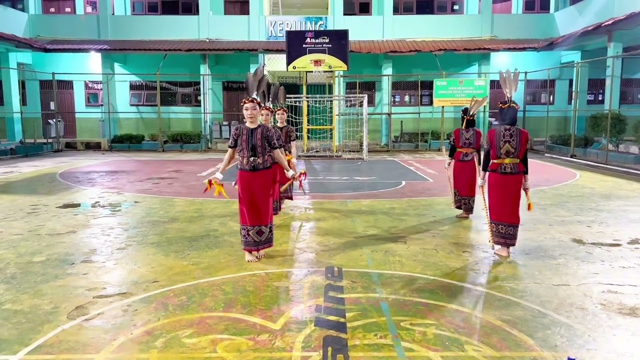 TARI GANTAR KREASI SMK N 2 BALIKPAPAN KALIMANTAN TIMUR