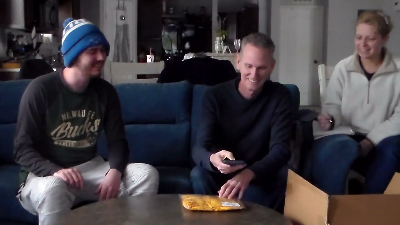 Unboxing Amazon Restoq mystery clothing box