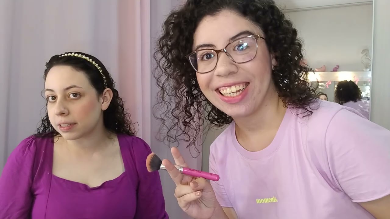 maquiando a minha prima