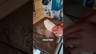 Как Мужчина Выточил Протез Из Бревна