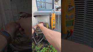 Capacitor 440/370 v means