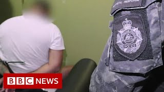 Hundreds arrested as FBI app lures criminals - BBC News