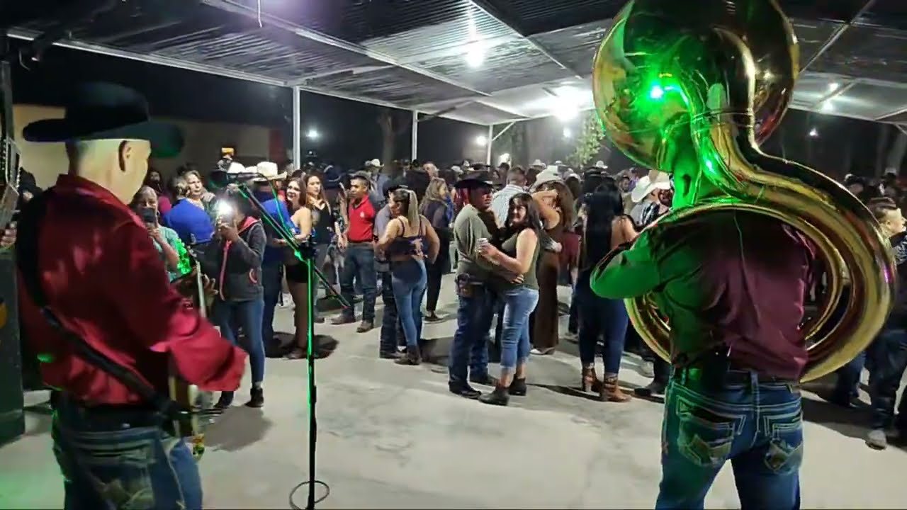 Poniendo El Ambiente Imperiales en el Bosque de Aldama