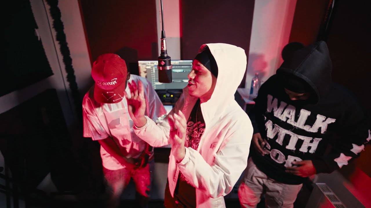 TWRS X GLEI - EMOJI 🥰 ( Official Video )