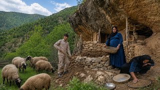 🏔Cave Life in the Mountains| Rebuilding a Cave Building a Traditional Wooden Shelter for Survival