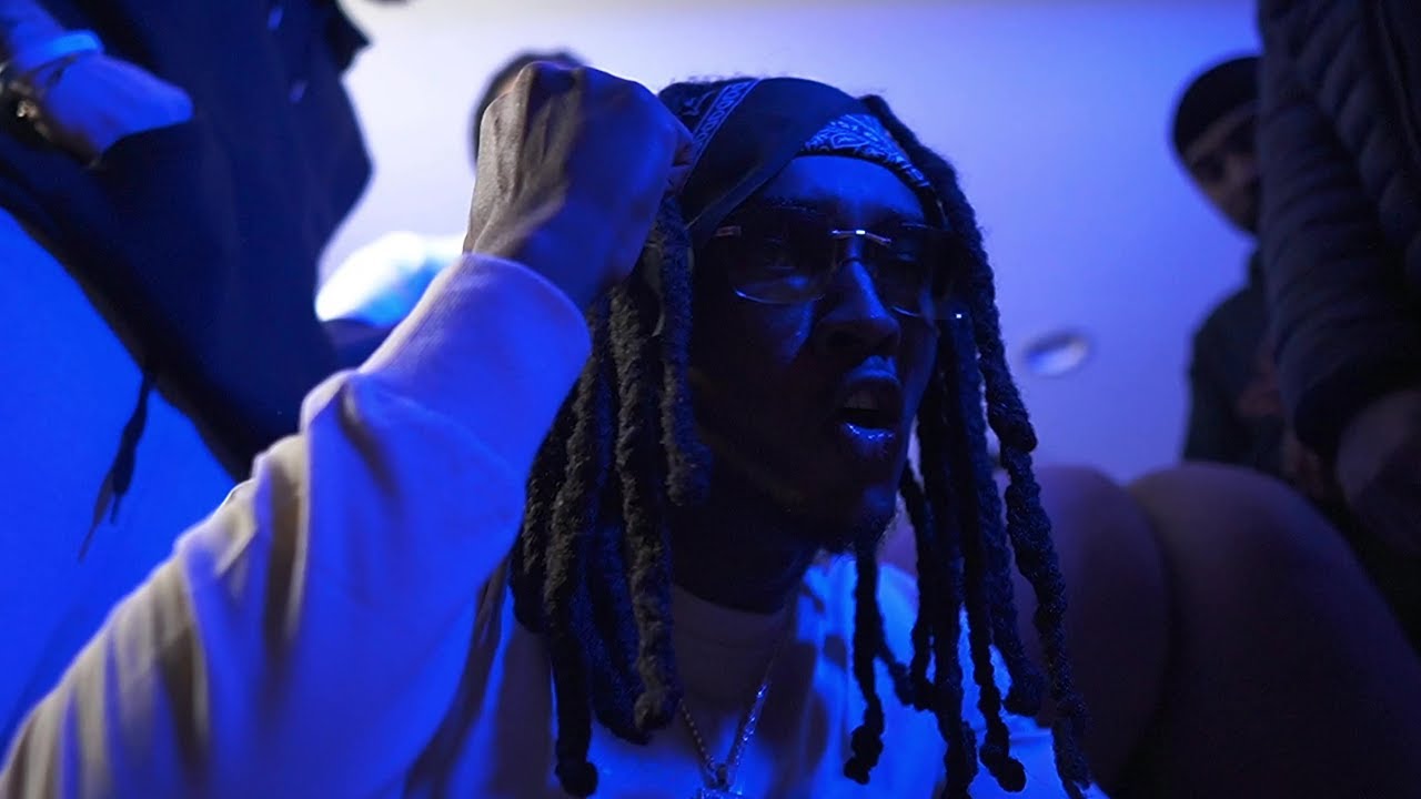 KiD Swoop (Swoop Gianni) - Need A Snickers (Official Music Video) - YouTube