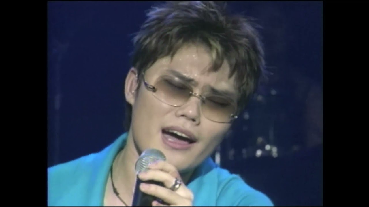 김범수 Love is on the way (2004년)