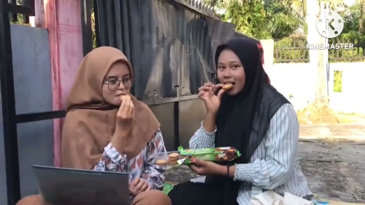 Iklan Roma Sari Gandum Sandwich \