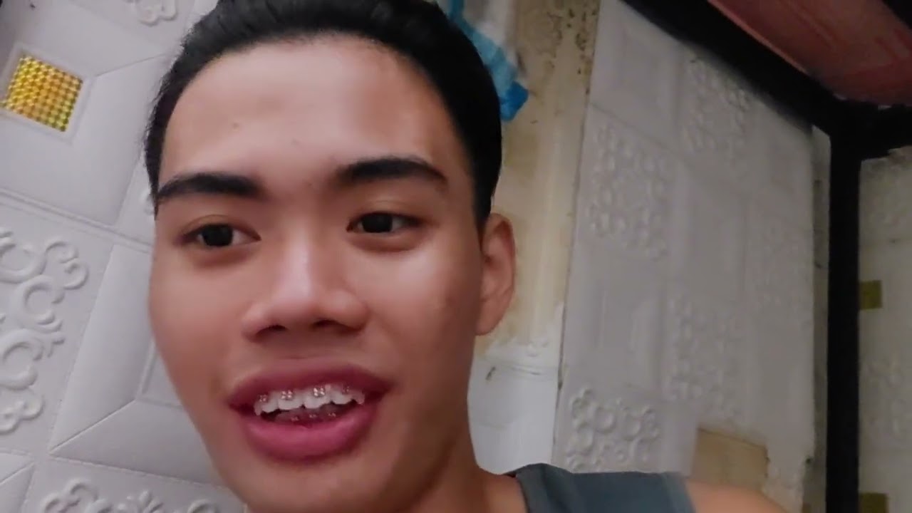 I think my bracket fell off. :(((