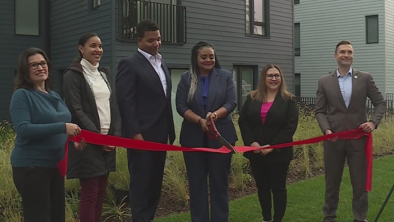 Ribbon cut on Phase 1 of Dekum Court housing