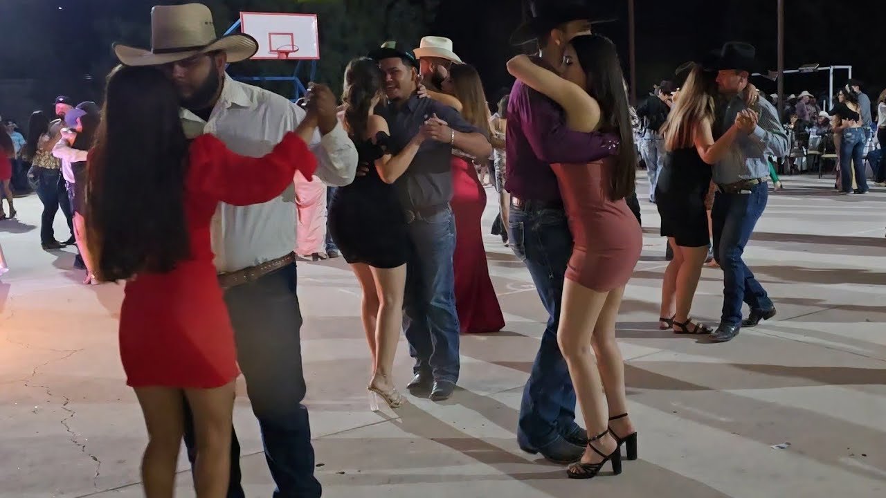 Bailando con ritmo y sabor de los temibles pura gente bailadora - YouTube