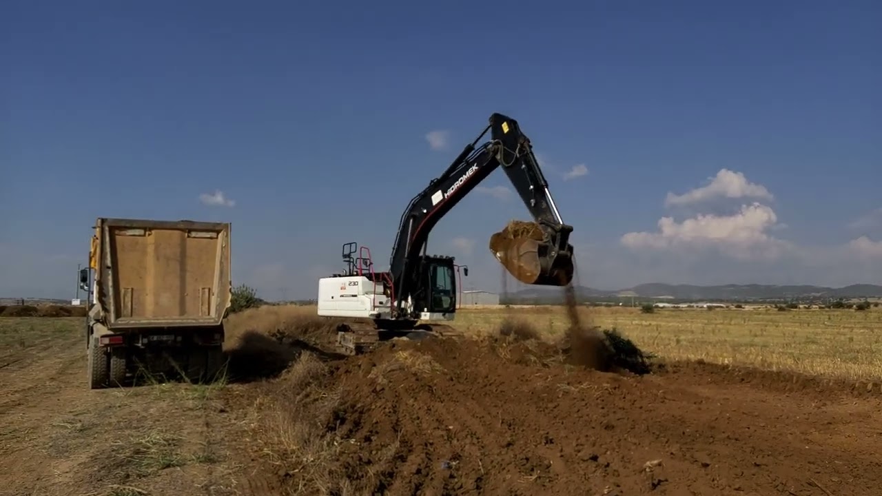 Hidromek 230LC Ekskavatör Nebati Sıyırıp Yükleme || HMK Excavator Loading Trucks