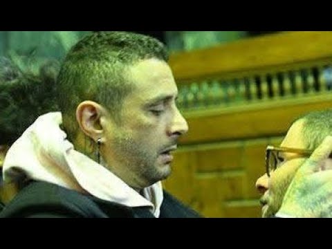 انهيار أحمد الفيشاوى اثناء تلقيه عزاء والدته سمية الألفي بحضور النجوم