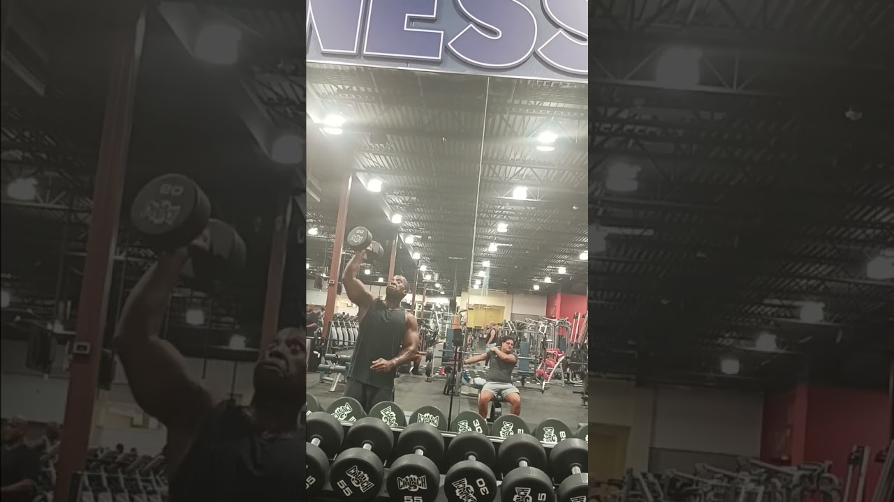 Beast mode shoulders! AAHS!