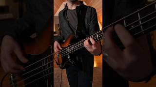 My favorite music to play. Here it Comes by TrackTribe. #shorts #bassplayer #mikechiavaro