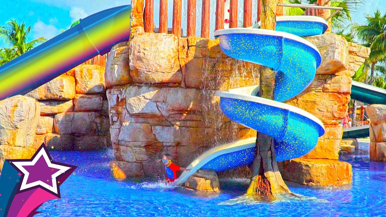 Макс в Новой Детской Аквапарк Детская площадка в Мексике Fun Playtime Слайды Смешные