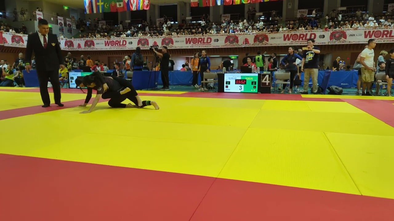 Poly Hsu x Ava-rose King. Female, Grey, Jr. Teen Medium Heavy. SJJIF Worlds 2024. Nogi