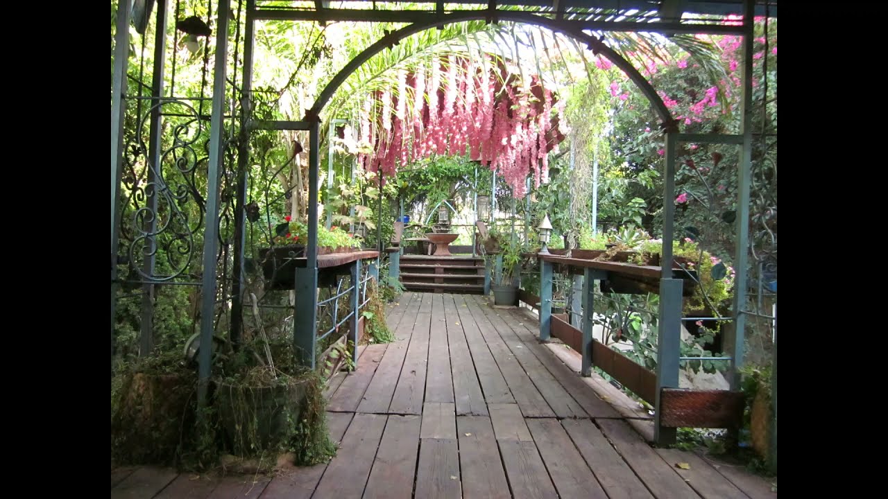 El Mona Garden