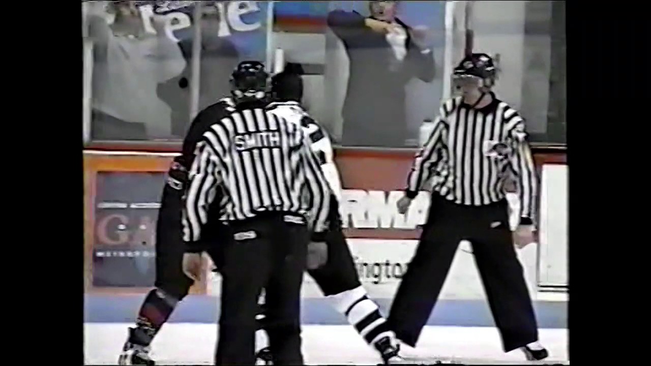 Joel Theriault vs Serge Roberge 28-09-2001 LNAH