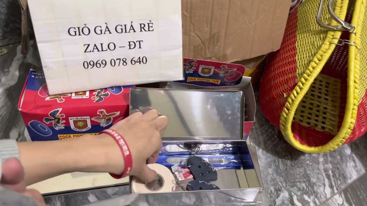 Hộp đựng y tế+ băng keo bịt cựa + giỏ gà chất lượng... - youtube