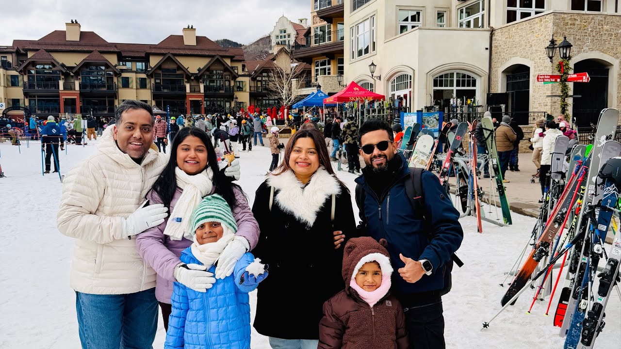 অবশেষে Vail এ গিয়ে পেলাম বরফের দেখা। পাহাড়ের কোলের ছোটো গ্রামে ঘুরলাম। 