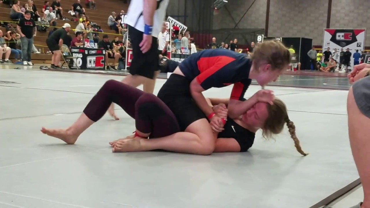 Identical Twins Wrestle For Combat Corner Gold Youtube