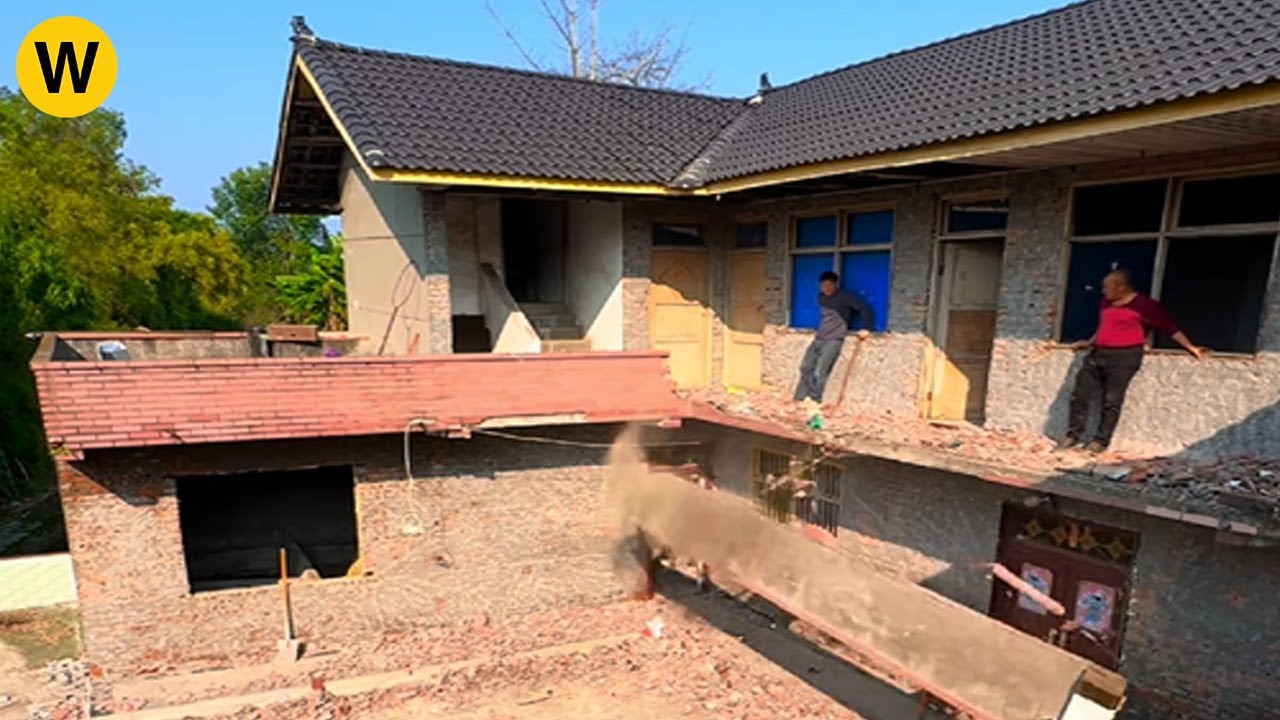 Brothers renovate an old house by the river into a beautiful house and lived with their parents.