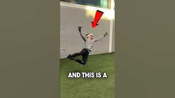 Can I beat a pro goalkeeper inside VR? 🤔 #vr #cleansheetvr #soccer #football #virtualreality