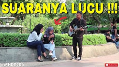 AWALNYA DITERTAWAKAN || SEKETIKA MEREKA TERDIAM MENDENGAR SUARA ASLI NYA | Gitar Prank | Part 2  - Durasi: 6:42. 