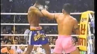Classic Muay Thai: Karuhat Sor Supawan vs Lamnammoon Sor Sumalee Rematch