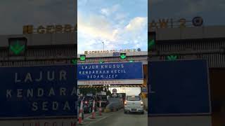 Download Lagu Senja di Gerbang Tol Ciawi #shorts #perjalanan #story MP3