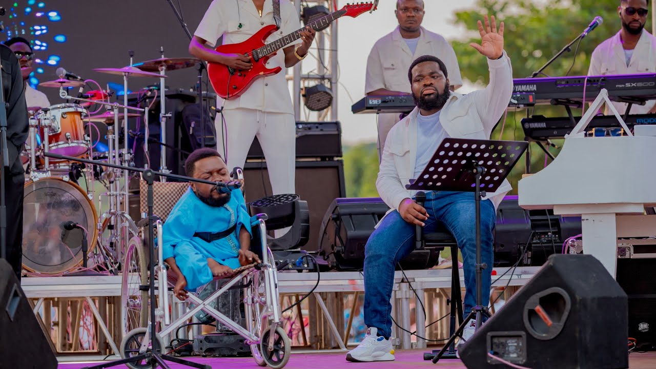 Célébrations muanda pr christ Fr Emmanuel Musongo feat ronnick lukombo moment d'adoration et prière