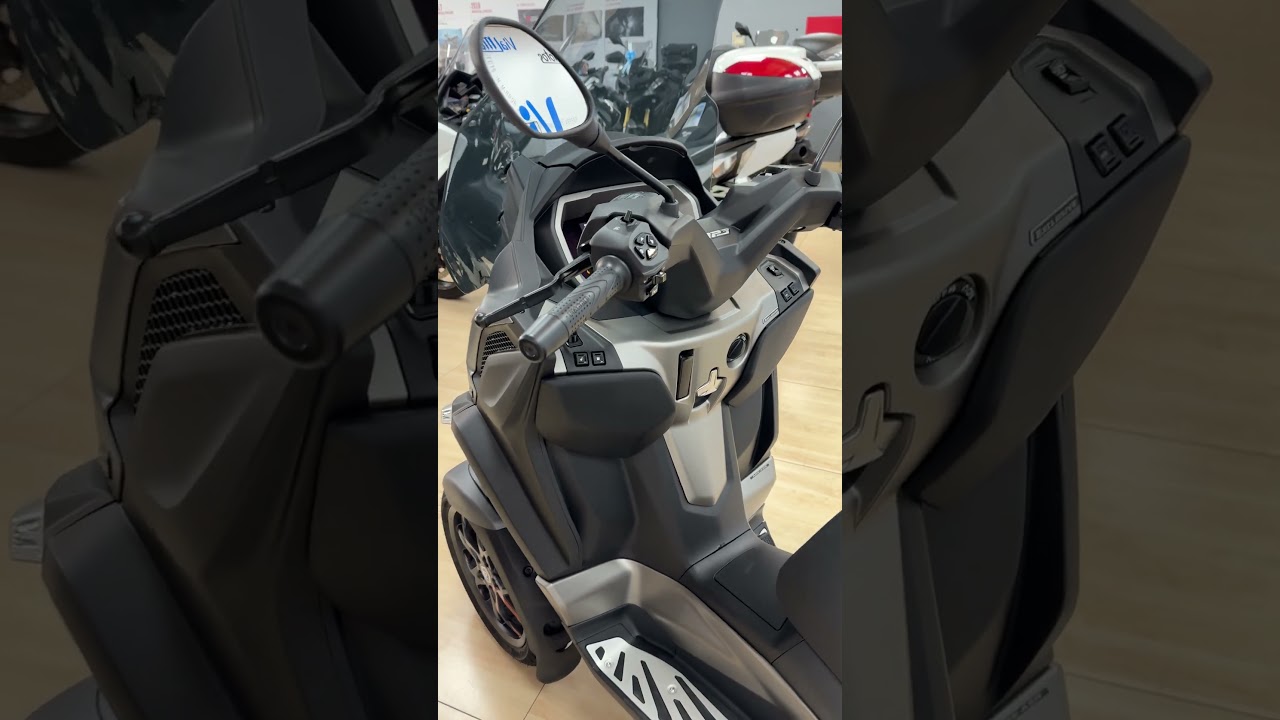 PIAGGIO MP3 530 2025