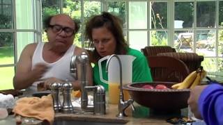 It's Always Sunny in Philadelphia - Frank receiving a handy from Gale the Snail