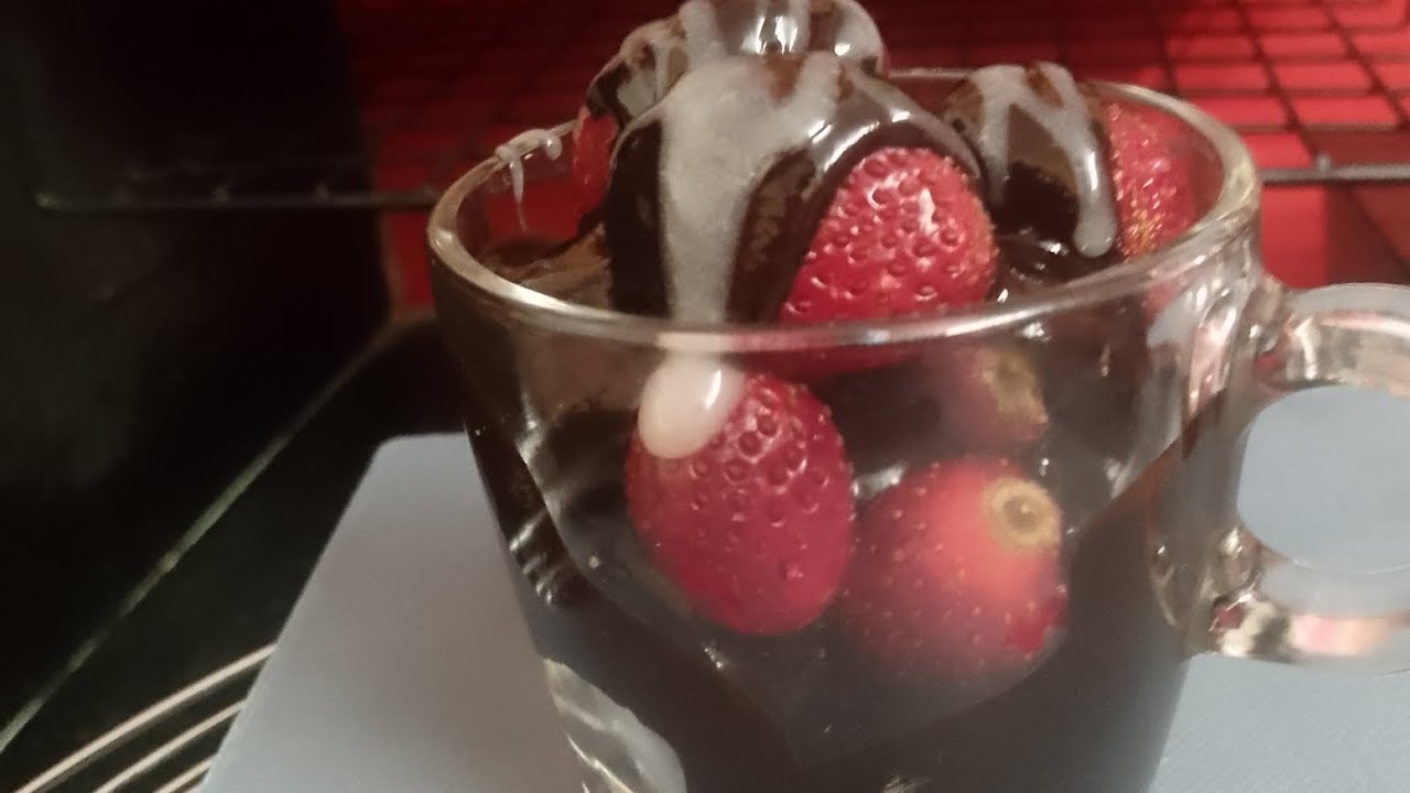 London Viral Strawberry Chocolate 