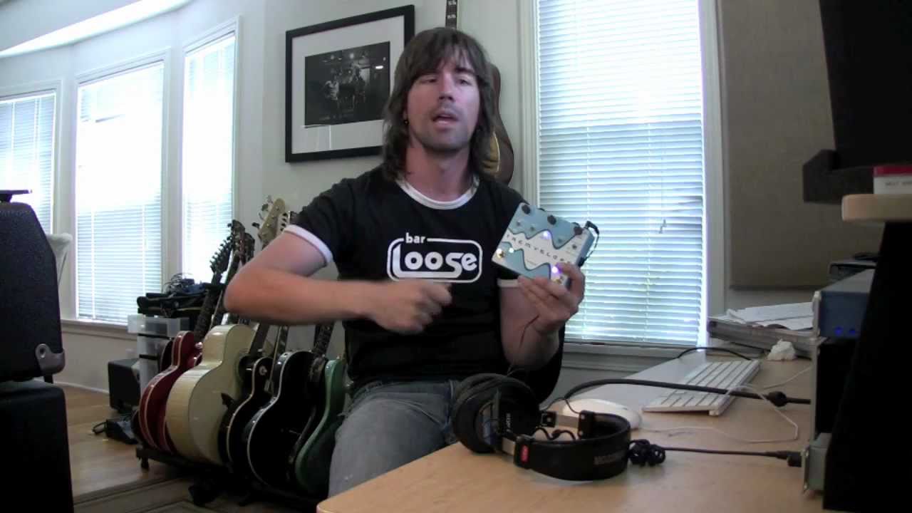 Pigtronix Tremvelope pedal demo, by Pete Thorn - YouTube