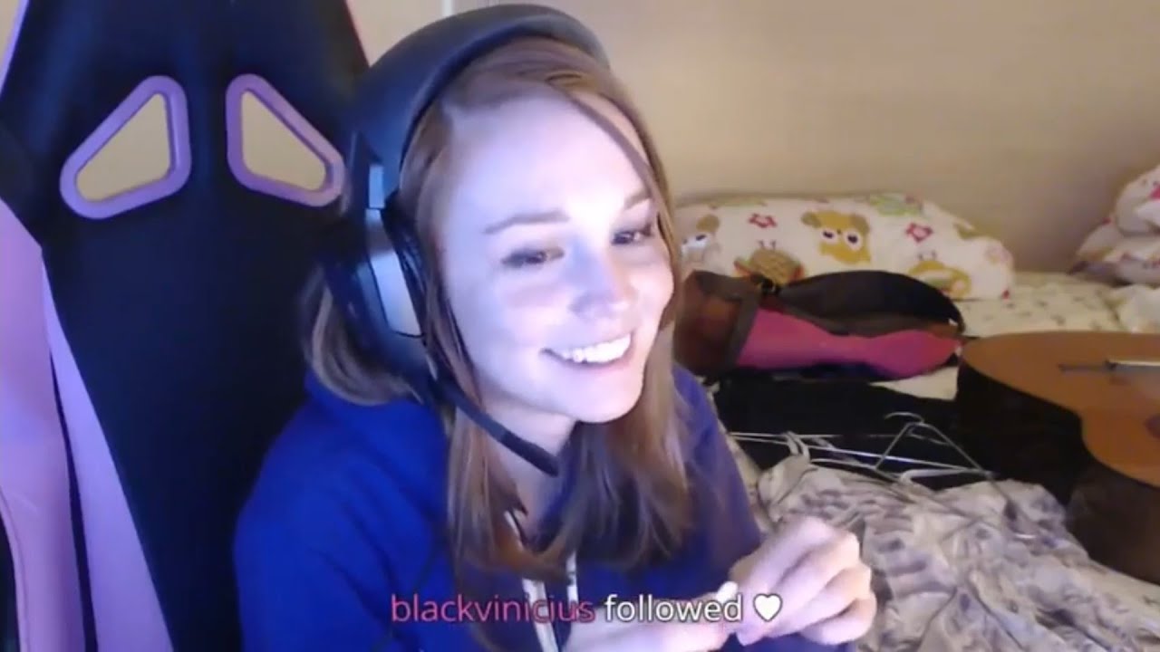 sasa fala do pinto do cellbit ao vivo '-'