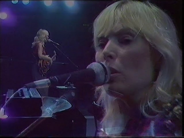 Joni Mitchell - Live at Wembley '83 (part 1) - YouTube