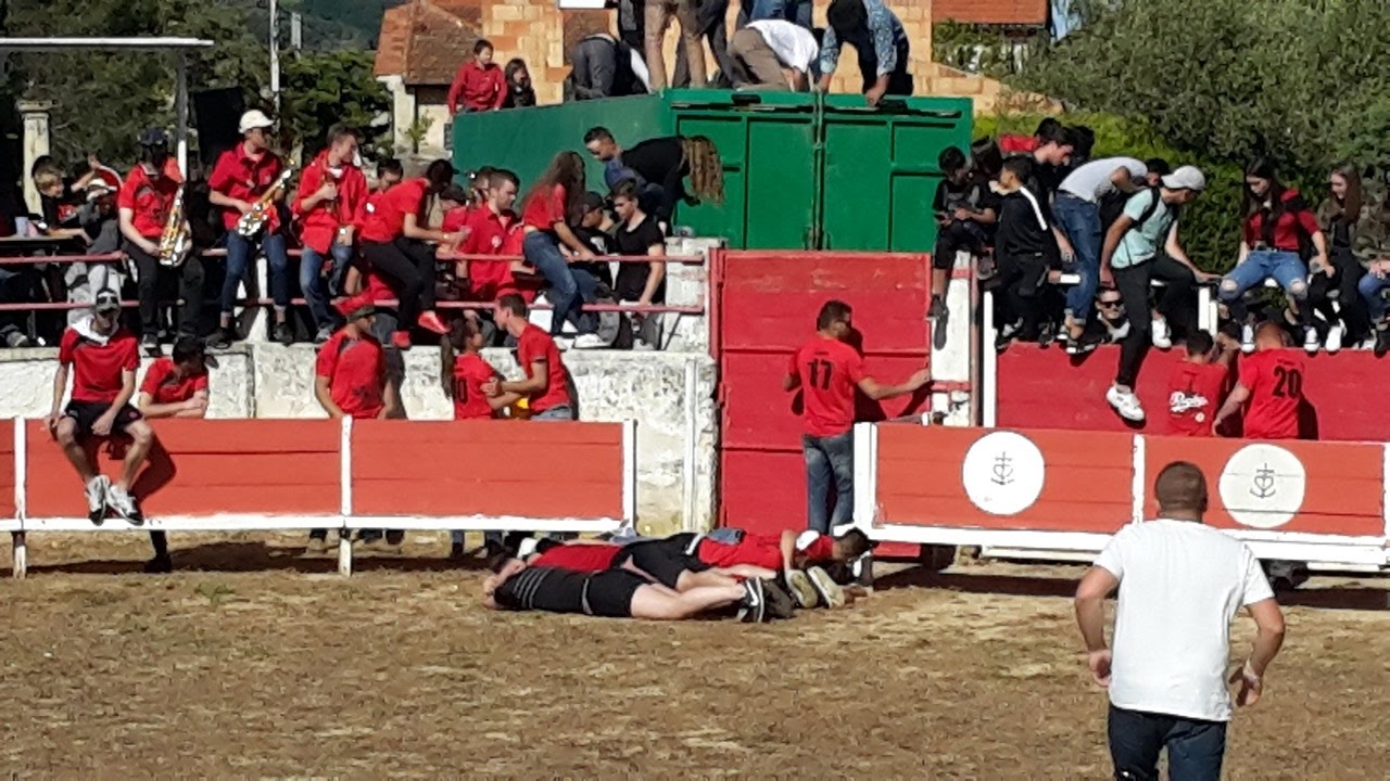 ORSAN-Toro piscine-Rousty-01/05/2017