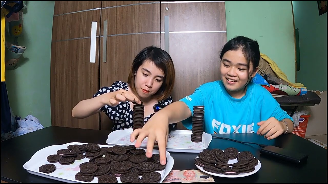 KÊNH BÀ PON || Thử thách xem ai xếp  bánh  OREO cao nhất.