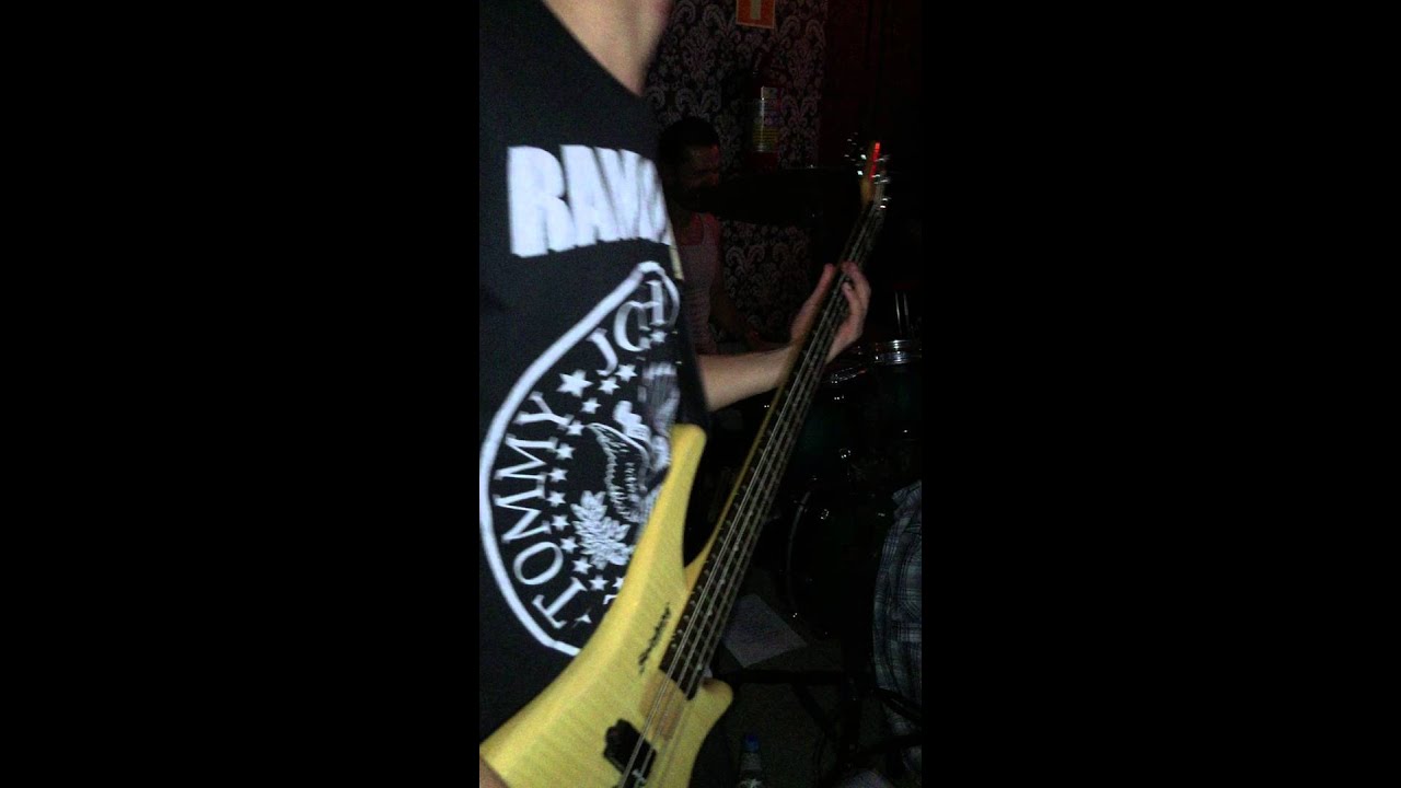 Riff Storm - I Believe in Miracle (Ramones)